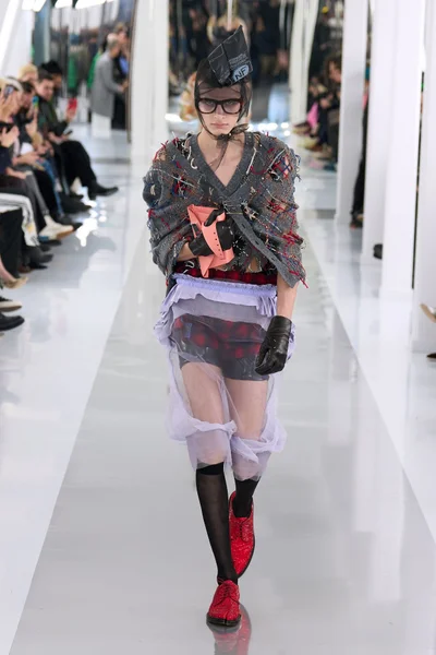 Look 25